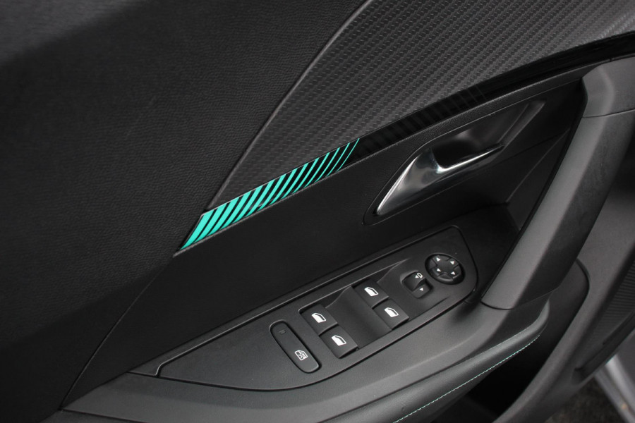 Peugeot 2008 1.2 PureTech 130pk Allure | DEMO ! | | Navigatie | Apple Carplay/Android Auto | Parkeersensor achter | Achteruitrijcamera | Cruise Control | Climate Control | Ledverlichting | Getinte ramen