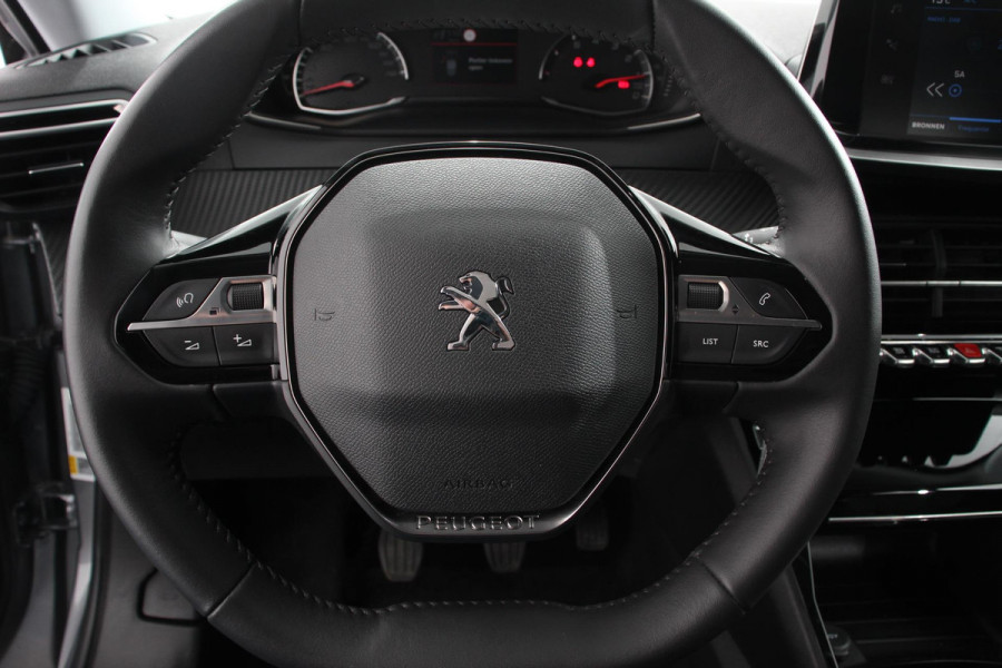 Peugeot 2008 1.2 PureTech 130pk Allure | DEMO ! | | Navigatie | Apple Carplay/Android Auto | Parkeersensor achter | Achteruitrijcamera | Cruise Control | Climate Control | Ledverlichting | Getinte ramen