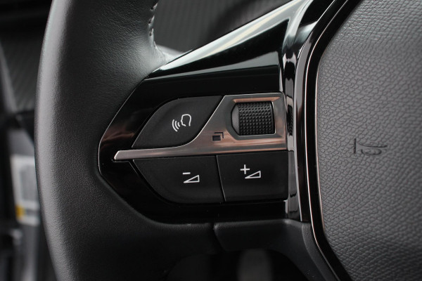 Peugeot 2008 1.2 PureTech 130pk Allure | DEMO ! | | Navigatie | Apple Carplay/Android Auto | Parkeersensor achter | Achteruitrijcamera | Cruise Control | Climate Control | Ledverlichting | Getinte ramen