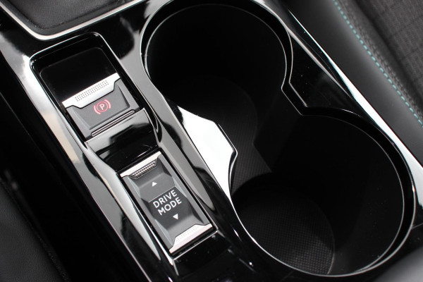 Peugeot 2008 1.2 PureTech 130pk Allure | DEMO ! | | Navigatie | Apple Carplay/Android Auto | Parkeersensor achter | Achteruitrijcamera | Cruise Control | Climate Control | Ledverlichting | Getinte ramen