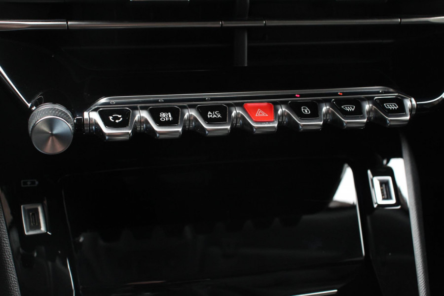 Peugeot 2008 1.2 PureTech 130pk Allure | DEMO ! | | Navigatie | Apple Carplay/Android Auto | Parkeersensor achter | Achteruitrijcamera | Cruise Control | Climate Control | Ledverlichting | Getinte ramen