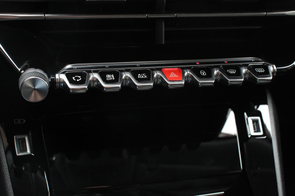 Peugeot 2008 1.2 PureTech 130pk Allure | DEMO ! | | Navigatie | Apple Carplay/Android Auto | Parkeersensor achter | Achteruitrijcamera | Cruise Control | Climate Control | Ledverlichting | Getinte ramen