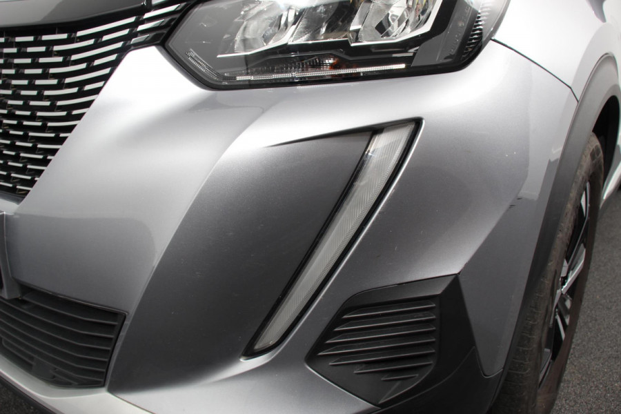 Peugeot 2008 1.2 PureTech 130pk Allure | DEMO ! | | Navigatie | Apple Carplay/Android Auto | Parkeersensor achter | Achteruitrijcamera | Cruise Control | Climate Control | Ledverlichting | Getinte ramen