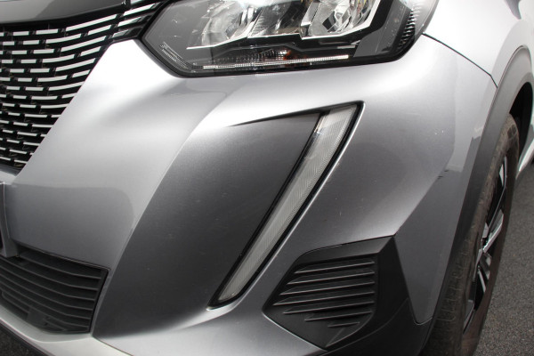 Peugeot 2008 1.2 PureTech 130pk Allure | DEMO ! | | Navigatie | Apple Carplay/Android Auto | Parkeersensor achter | Achteruitrijcamera | Cruise Control | Climate Control | Ledverlichting | Getinte ramen