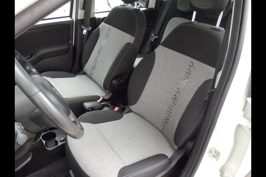 Fiat Panda 80 pk. Lounge I Automaat I Airco I 5 zitplaatsen I