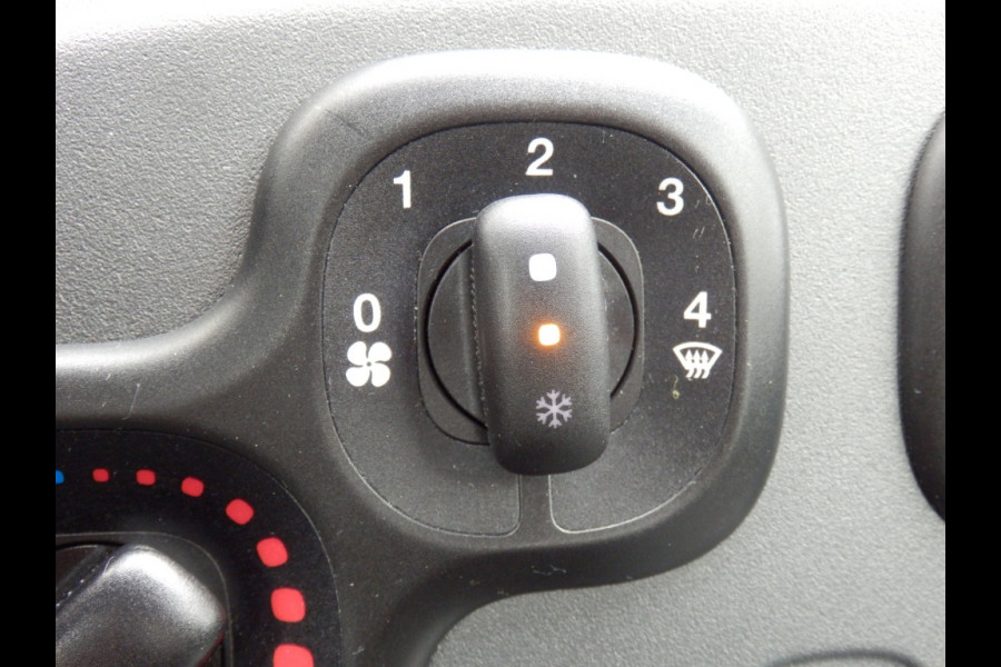Fiat Panda 80 pk. Lounge I Automaat I Airco I 5 zitplaatsen I