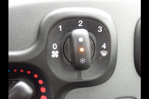 Fiat Panda 80 pk. Lounge I Automaat I Airco I 5 zitplaatsen I