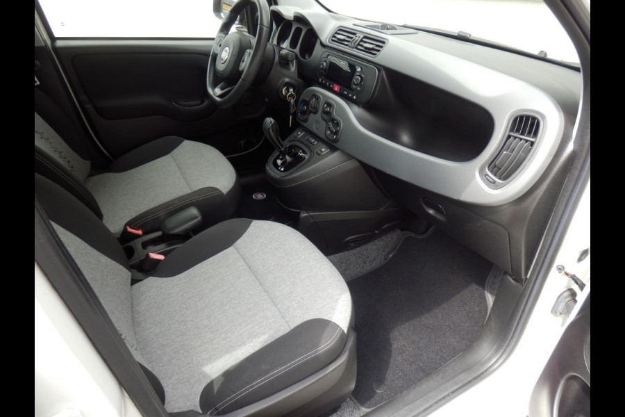 Fiat Panda 80 pk. Lounge I Automaat I Airco I 5 zitplaatsen I