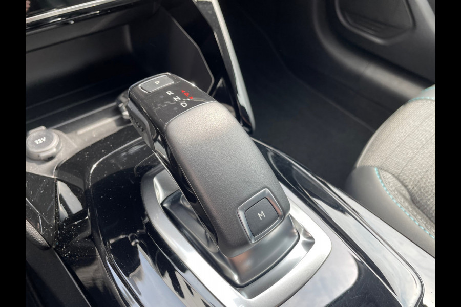 Peugeot 208 1.2 PureTech Allure / Automaat / Navigatie