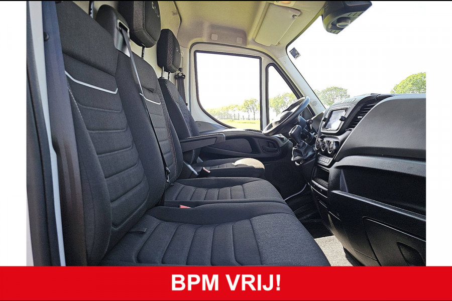 Iveco Daily 35S14V 2.3 410 L2H2, automaat, airco, navi, LED, camera