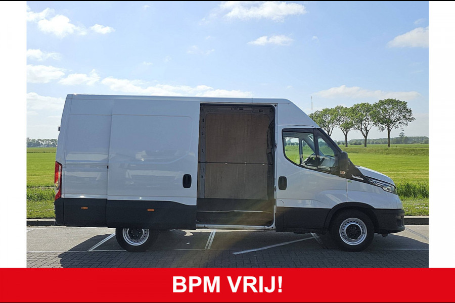 Iveco Daily 35S14V 2.3 410 L2H2, automaat, airco, navi, LED, camera