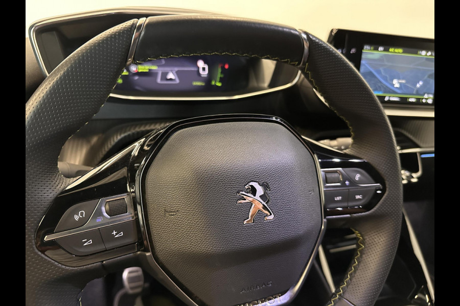 Peugeot 2008 1.2 PureTech 130 GT Black Style Airco ECC Navi Carplay Cruise Control PDC VA + Camera Full LED 17" LM Velgen