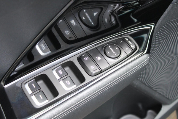 Kia Niro 1.6 GDi Hybrid DynamicLine Automaat Navi Camera Nap