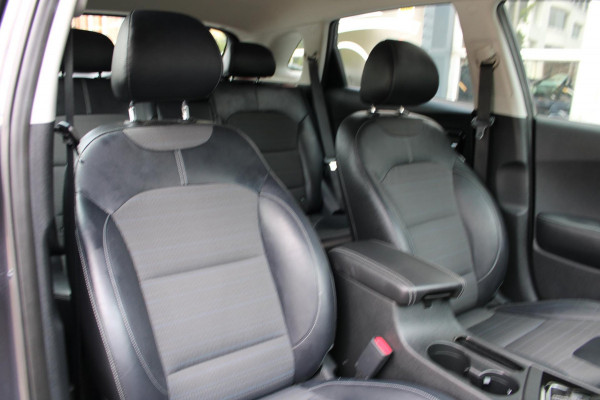Kia Niro 1.6 GDi Hybrid DynamicLine Automaat Navi Camera Nap
