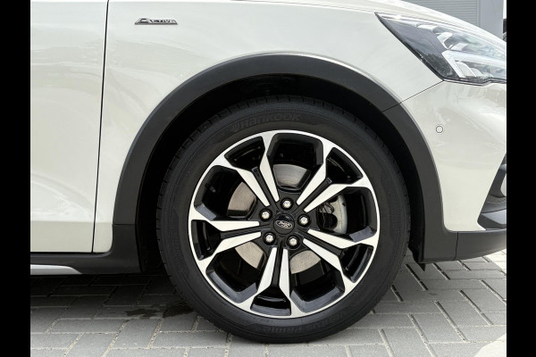 Ford Focus 1.0 EcoBoost Active Business 125pk | Winterpack | Adaptieve Cruise | Design Pack | Trekhaak | Zwart Dak | 18 inch Lichtmetaal | Full LED