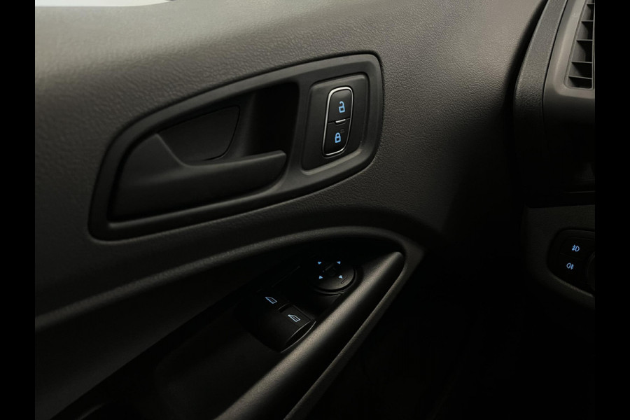 Ford Transit Connect 100pk Automaat L2 Trend Navigatie Camera Cruise control Trekhaak Airco DAB+ euro6