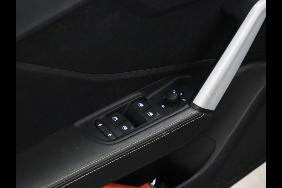 Audi Q2 30 TFSI Pro Line [6-BAK, STOELVERWARMING, VOL LEDER, PDC ACHTER, BLUETOOTH, CRUISE, CLIMATE, NIEUWSTAAT]