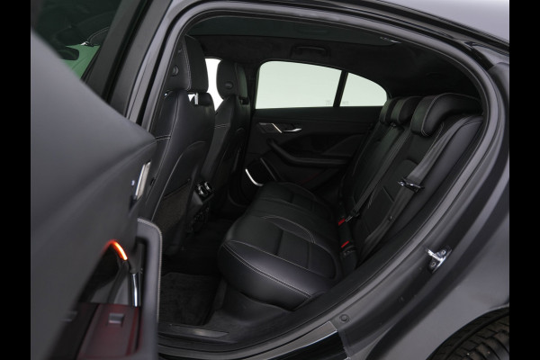 Jaguar I-PACE EV400 HSE First Edition 90 kWh AWD *PANO | LUXURY-LEATHER | MATRIX-LED | MERIDIAN-SURROUND | TOP-VIEW | BLINDSPOT | MEMORY-PACK | DIGI-COCKPIT | KEYLESS | HEAD-UP | NAVI-FULLMAP | HEATED-SPORTSEATS | DAB+ | AMBIENT-LIGHT | ...