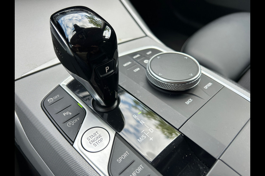 BMW 3 Serie Touring 318i Business Edition Digi Dash Sportstoelen 1e EIG NL-Auto Rijklaarprijs!
