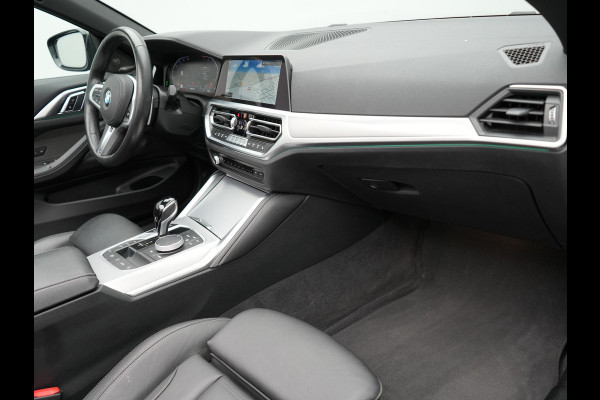 BMW 4 Serie Cabrio 420i M Sport Dealer O.H Sanremo Green | Lederen Sportstoelen Memory | Harman Kardon | Nekverwarming | 19"L.M | Apple Carplay | Trekhaak Afn. | Sfeerverlichting |