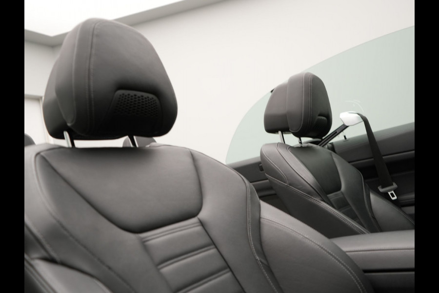 BMW 4 Serie Cabrio 420i M Sport Dealer O.H Sanremo Green | Lederen Sportstoelen Memory | Harman Kardon | Nekverwarming | 19"L.M | Apple Carplay | Trekhaak Afn. | Sfeerverlichting |