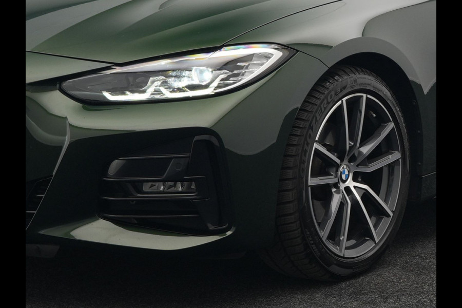 BMW 4 Serie Cabrio 420i M Sport Dealer O.H Sanremo Green | Lederen Sportstoelen Memory | Harman Kardon | Nekverwarming | 19"L.M | Apple Carplay | Trekhaak Afn. | Sfeerverlichting |