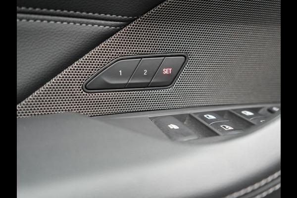 BMW 4 Serie Cabrio 420i M Sport Dealer O.H Sanremo Green | Lederen Sportstoelen Memory | Harman Kardon | Nekverwarming | 19"L.M | Apple Carplay | Trekhaak Afn. | Sfeerverlichting |