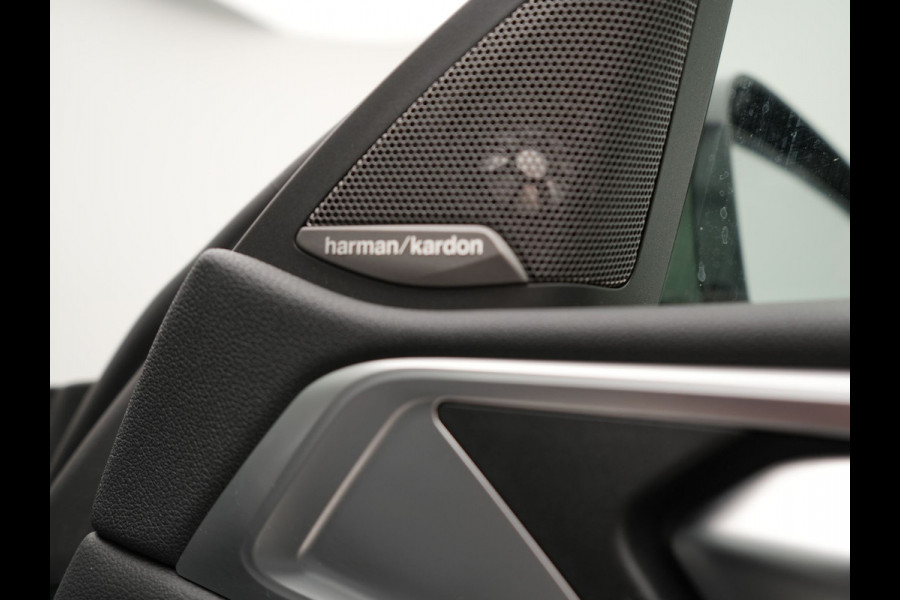 BMW 4 Serie Cabrio 420i M Sport Dealer O.H Sanremo Green | Lederen Sportstoelen Memory | Harman Kardon | Nekverwarming | 19"L.M | Apple Carplay | Trekhaak Afn. | Sfeerverlichting |