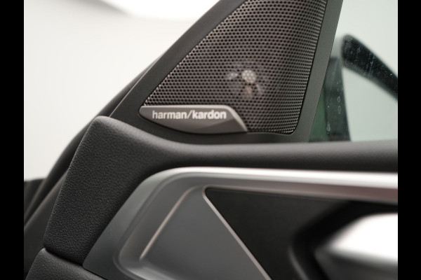 BMW 4 Serie Cabrio 420i M Sport Dealer O.H Sanremo Green | Lederen Sportstoelen Memory | Harman Kardon | Nekverwarming | 19"L.M | Apple Carplay | Trekhaak Afn. | Sfeerverlichting |