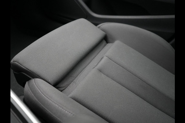 Audi A4 Avant 35 TFSI S Line 2.0 TFSI 150pk | Trekhaak af Fabriek | Adaptive Cruise | Apple Carplay | Sportstoelen Verwarmd | 18"L.M | BLIS | Virtual |