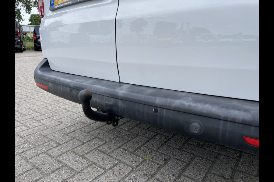 Volkswagen Transporter 2.0 TDI 102pk L1H1 Comfortline / bpm vrij / euro 6 diesel / prijs rijklaar € 16.950 ex btw / lease vanaf € 285 / Bott ingerichte laadruimte / airco / cruise / trekhaak 2200 kg !