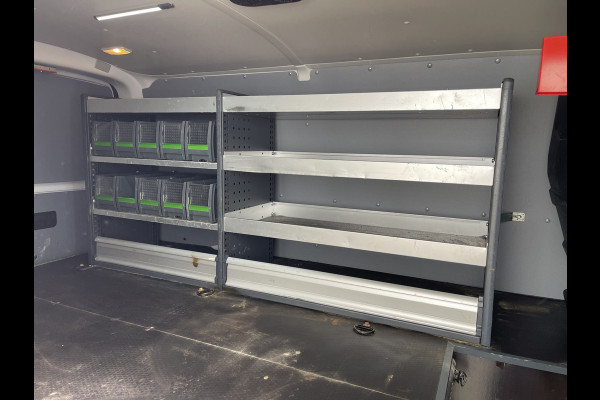 Volkswagen Transporter 2.0 TDI 102pk L1H1 Comfortline / bpm vrij / euro 6 diesel / prijs rijklaar € 16.950 ex btw / lease vanaf € 285 / Bott ingerichte laadruimte / airco / cruise / trekhaak 2200 kg !