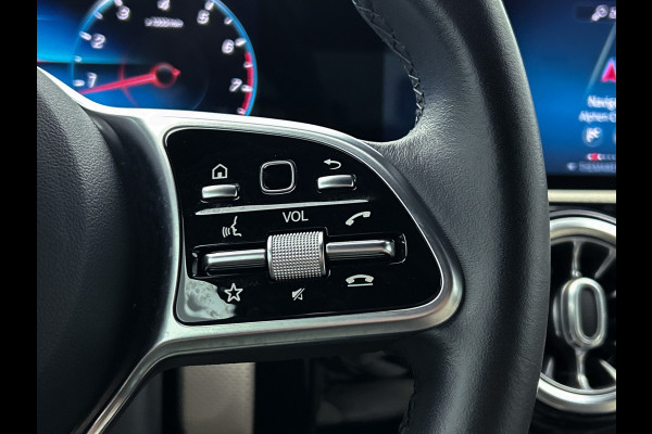 Mercedes-Benz A-Klasse 160 Advantage % spaaks lichtmetalen velgen | MBUX wide screen | Navigatie | Parking support met  camera achter | Inclusief 24 maanden Mercedes-Benz Certified garantie voor Europa.