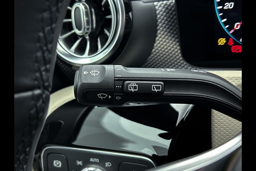 Mercedes-Benz A-Klasse 160 Advantage % spaaks lichtmetalen velgen | MBUX wide screen | Navigatie | Parking support met  camera achter | Inclusief 24 maanden Mercedes-Benz Certified garantie voor Europa.