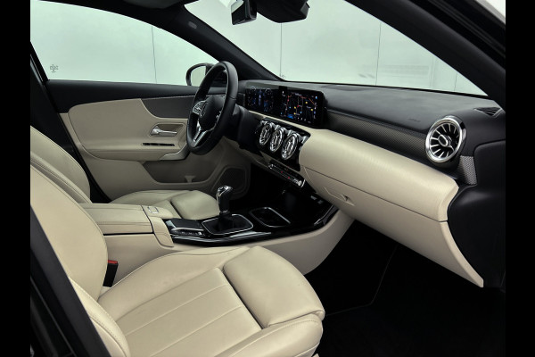 Mercedes-Benz A-Klasse 160 Advantage % spaaks lichtmetalen velgen | MBUX wide screen | Navigatie | Parking support met  camera achter | Inclusief 24 maanden Mercedes-Benz Certified garantie voor Europa.