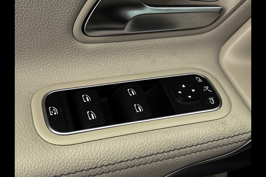 Mercedes-Benz A-Klasse 160 Advantage % spaaks lichtmetalen velgen | MBUX wide screen | Navigatie | Parking support met  camera achter | Inclusief 24 maanden Mercedes-Benz Certified garantie voor Europa.