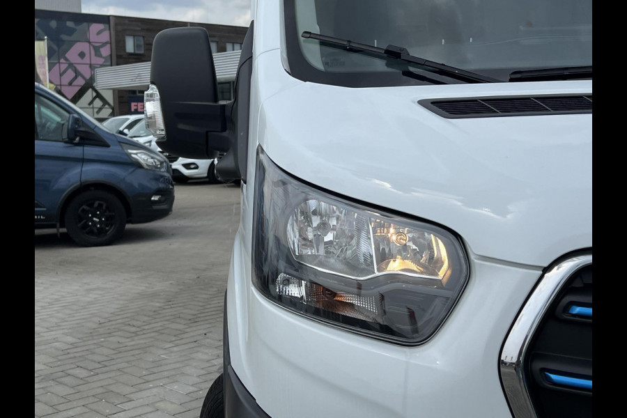 Ford E-Transit 350 L3H3 Trend 68 kWh Zuid | 184pk | Pro Power on board | Navigatie | Hoog Dak | Adaptieve Cruise | Digitale binnenspiegel | Keyless entry | Laadruimte bescherming | All season banden | Reservewiel | Perimetrisch alarm