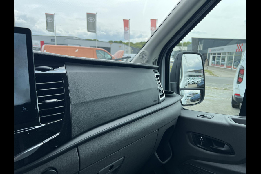 Ford E-Transit 350 L3H3 Trend 68 kWh Zuid | 184pk | Pro Power on board | Navigatie | Hoog Dak | Adaptieve Cruise | Digitale binnenspiegel | Keyless entry | Laadruimte bescherming | All season banden | Reservewiel | Perimetrisch alarm