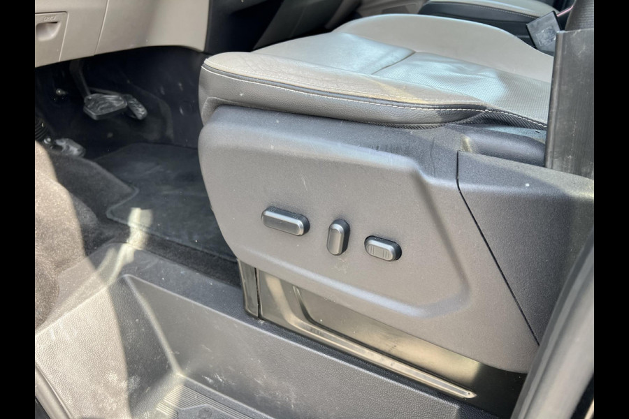 Ford Transit Custom 290 2.0 TDCI L1H1 Limited DC 170pk Zuid | Dubbele Cabine | Automaat | Leer | Stoelverwarming | Camera achter | Dubbele schuifdeur |