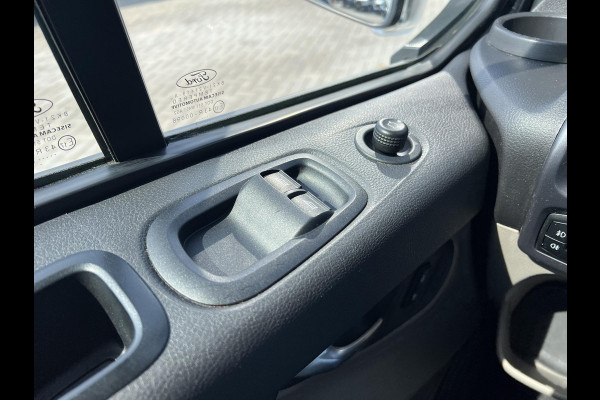 Ford Transit Custom 290 2.0 TDCI L1H1 Limited DC 170pk Zuid | Dubbele Cabine | Automaat | Leer | Stoelverwarming | Camera achter | Dubbele schuifdeur |