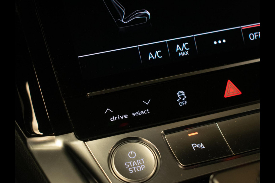 Audi e-tron E-tron 50 quattro Launch Sport (APPLE CARPLAY,LED,XENON,MEMORY,PDC,DIGITALE DASH,GETINT,NETTESTAAT)