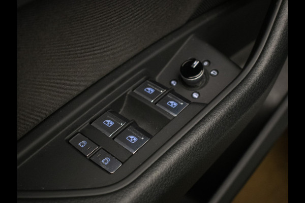 Audi e-tron E-tron 50 quattro Launch Sport (APPLE CARPLAY,LED,XENON,MEMORY,PDC,DIGITALE DASH,GETINT,NETTESTAAT)