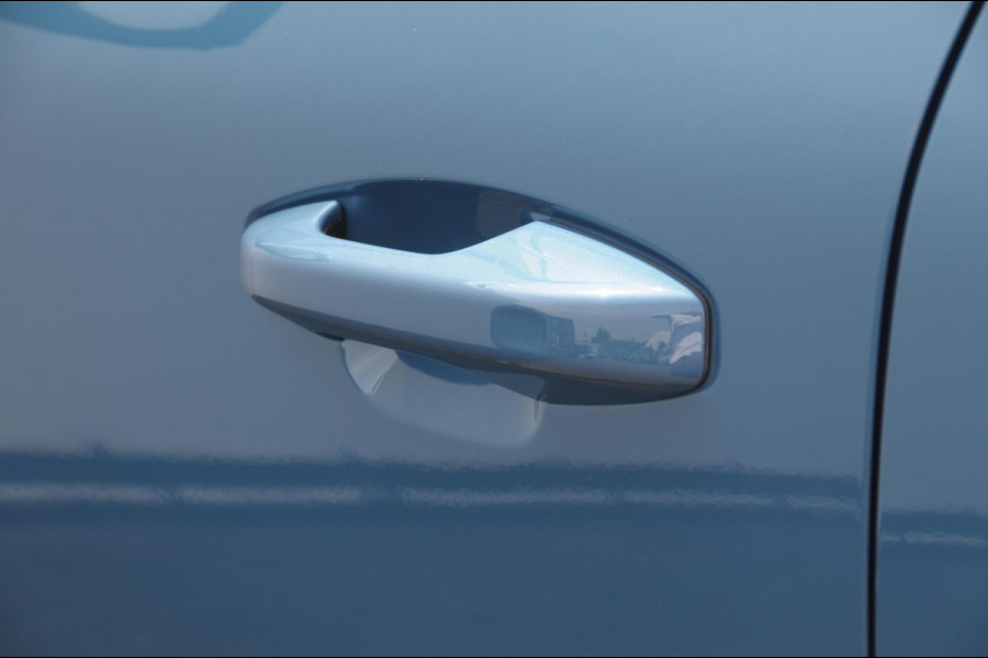 Volvo C40 Single Motor Extended Range Ultimate 82 kWh / Adaptieve cruise control / Parkeersensoren met 360 camera / Apple carplay / Keyless entry / Elektrische achterklep / Stoel - en stuurwielverwarming / Elektrische stoelen met geheugen / Harman Kardon audio