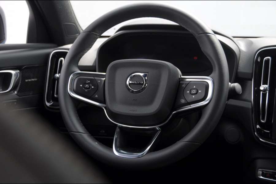 Volvo C40 Single Motor Extended Range Ultimate 82 kWh / Adaptieve cruise control / Parkeersensoren met 360 camera / Apple carplay / Keyless entry / Elektrische achterklep / Stoel - en stuurwielverwarming / Elektrische stoelen met geheugen / Harman Kardon audio