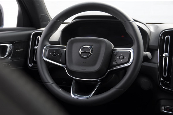 Volvo C40 Single Motor Extended Range Ultimate 82 kWh / Adaptieve cruise control / Parkeersensoren met 360 camera / Apple carplay / Keyless entry / Elektrische achterklep / Stoel - en stuurwielverwarming / Elektrische stoelen met geheugen / Harman Kardon audio
