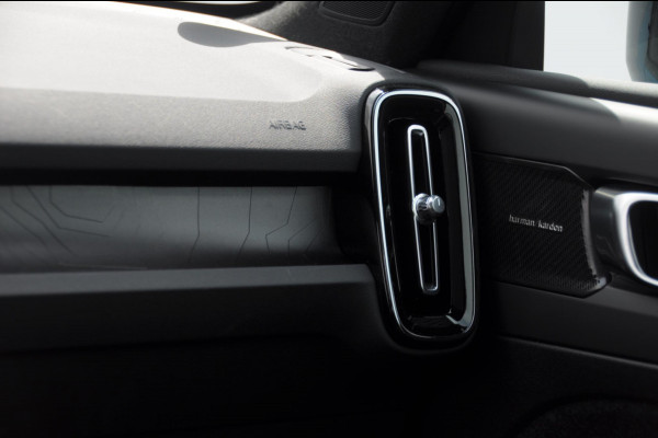 Volvo C40 Single Motor Extended Range Ultimate 82 kWh / Adaptieve cruise control / Parkeersensoren met 360 camera / Apple carplay / Keyless entry / Elektrische achterklep / Stoel - en stuurwielverwarming / Elektrische stoelen met geheugen / Harman Kardon audio