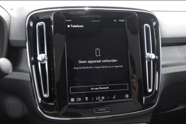 Volvo C40 Single Motor Extended Range Ultimate 82 kWh / Adaptieve cruise control / Parkeersensoren met 360 camera / Apple carplay / Keyless entry / Elektrische achterklep / Stoel - en stuurwielverwarming / Elektrische stoelen met geheugen / Harman Kardon audio