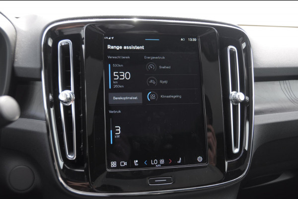 Volvo C40 Single Motor Extended Range Ultimate 82 kWh / Adaptieve cruise control / Parkeersensoren met 360 camera / Apple carplay / Keyless entry / Elektrische achterklep / Stoel - en stuurwielverwarming / Elektrische stoelen met geheugen / Harman Kardon audio