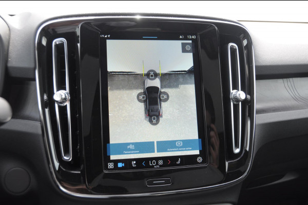 Volvo C40 Single Motor Extended Range Ultimate 82 kWh / Adaptieve cruise control / Parkeersensoren met 360 camera / Apple carplay / Keyless entry / Elektrische achterklep / Stoel - en stuurwielverwarming / Elektrische stoelen met geheugen / Harman Kardon audio
