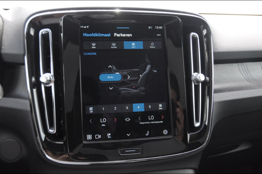 Volvo C40 Single Motor Extended Range Ultimate 82 kWh / Adaptieve cruise control / Parkeersensoren met 360 camera / Apple carplay / Keyless entry / Elektrische achterklep / Stoel - en stuurwielverwarming / Elektrische stoelen met geheugen / Harman Kardon audio